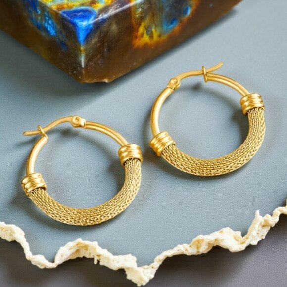 🆕 Chic Elegant 18K Gold Plated Stainless Steel Dainty Mesh Trendy Hoop Earrings - Picture 5 of 12